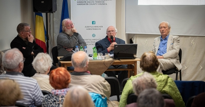 Tanulmánykötetet és önéletrajzi regényt mutattak be a Kájoni János Megyei Könyvtárban